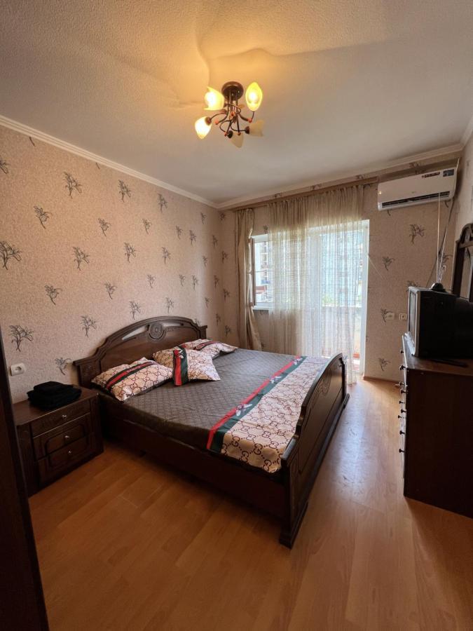 V Gostiakh U Maii Hotel Гагра Стая снимка