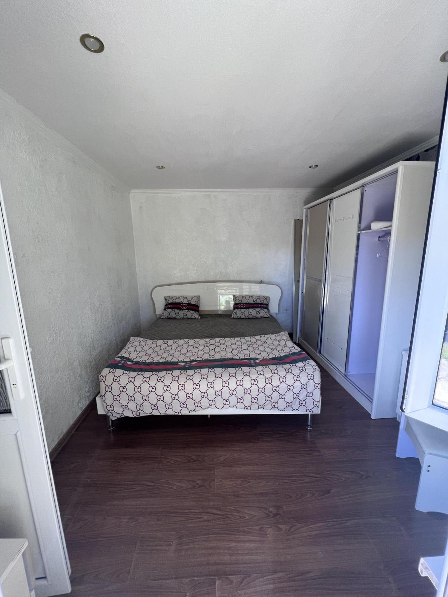 V Gostiakh U Maii Hotel Гагра Екстериор снимка